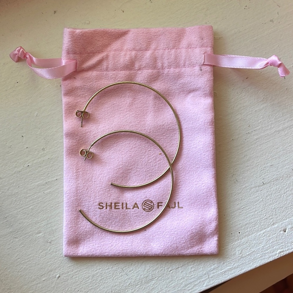 Sheila Fajl hoops
